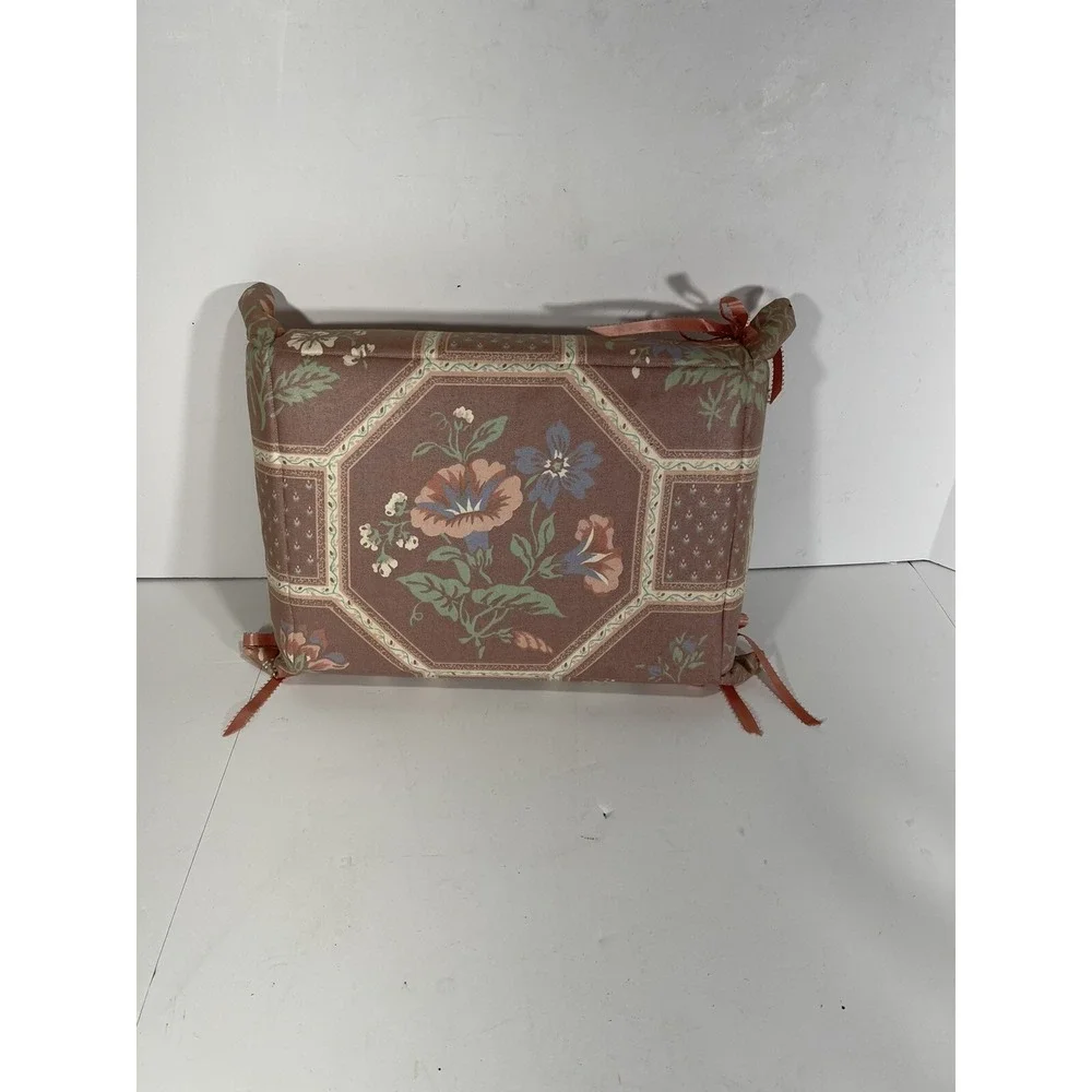 Vintage Floral Fabric Lined Tray Basket W Mid Century Ribbon Lace On Edges Liner